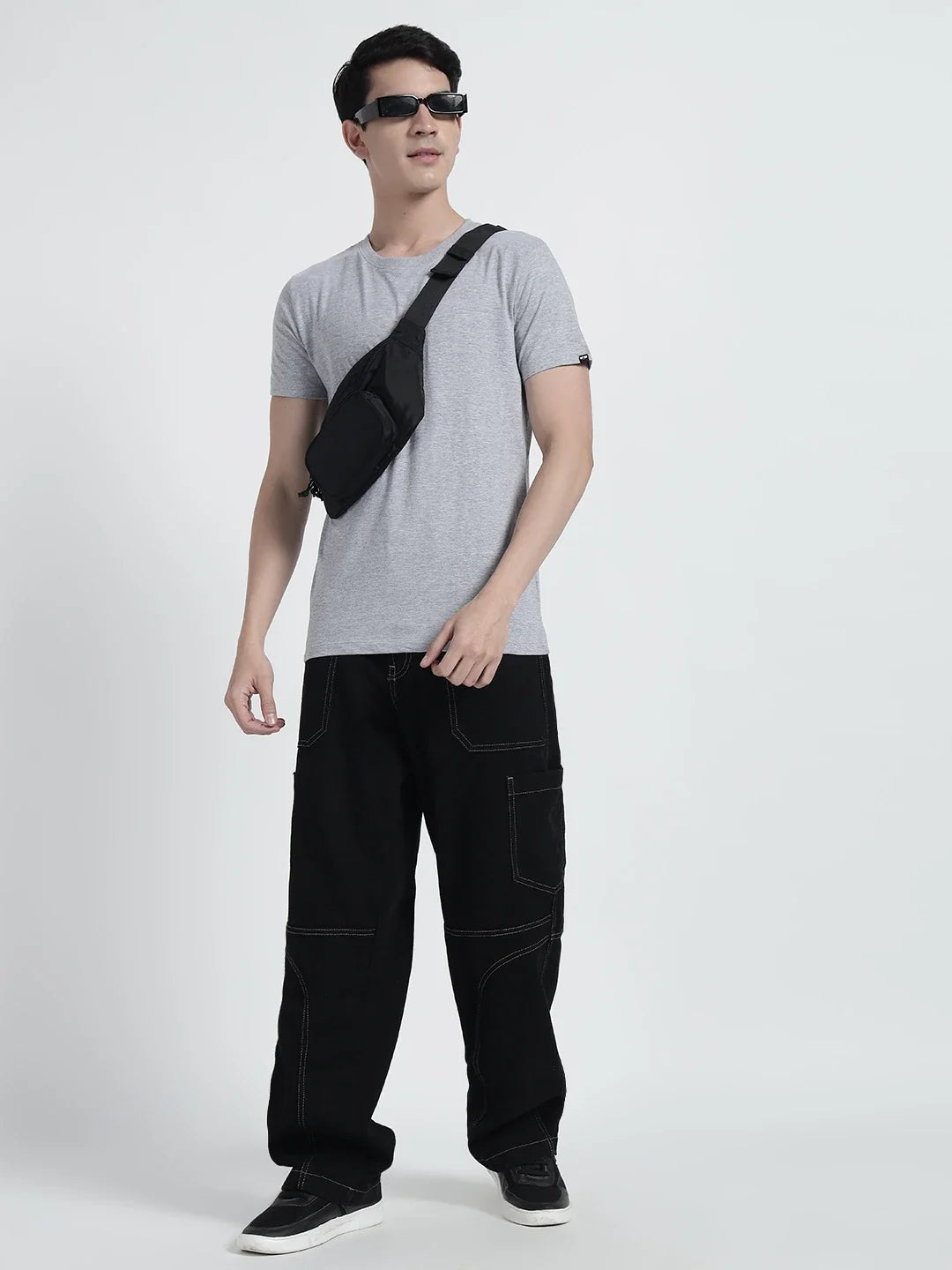 Grey plain t-shirt outfit pairing - CartoonPanti