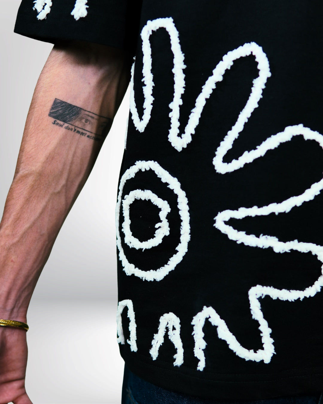 Embroidery appliqués Oversized T-shirt