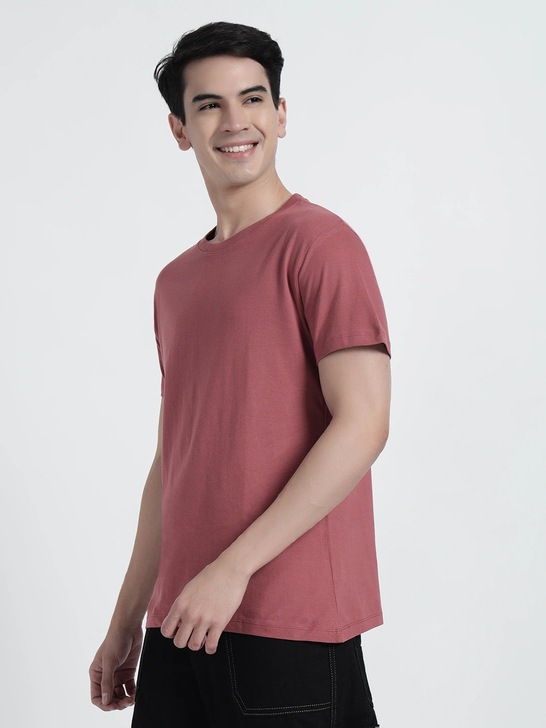  wearing a mauve plain t-shirt  by cartoonpanti india