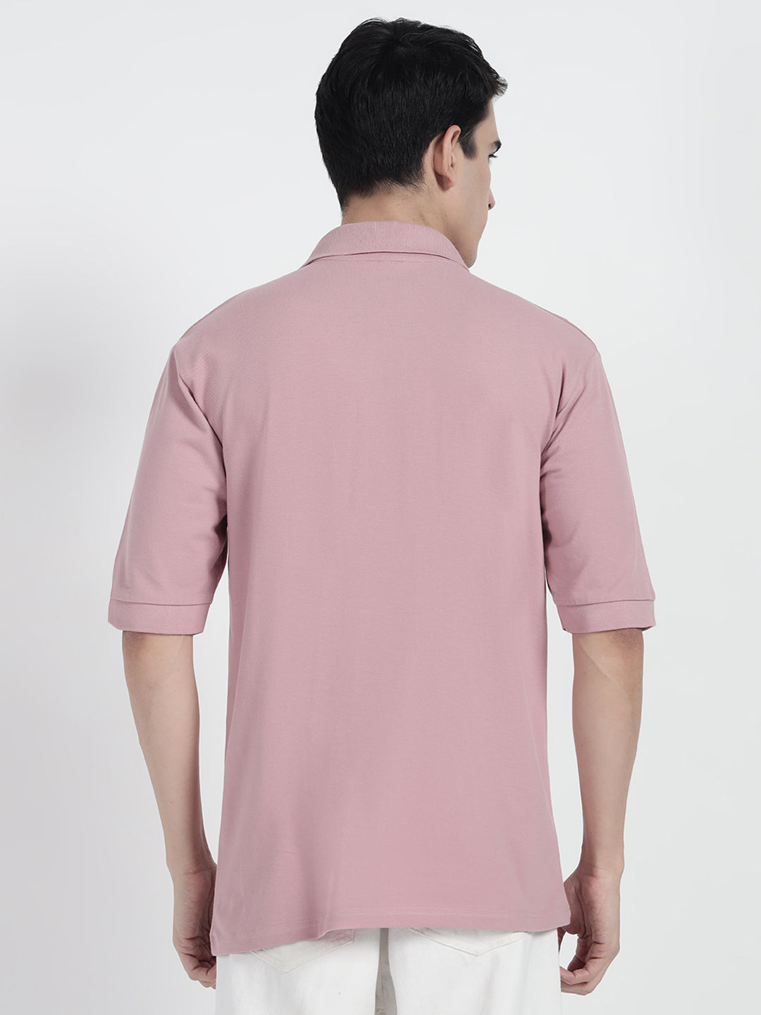  wearing a white oversized polo shirt by cartoonpanti india